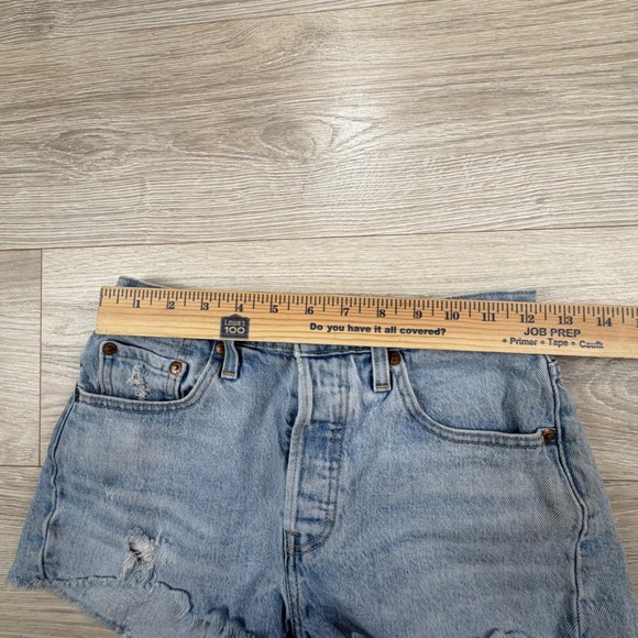 Levis 501 Original High Rise Distressed Denim Shorts Light Wash Blue Womens 25 - Picture 5 of 8